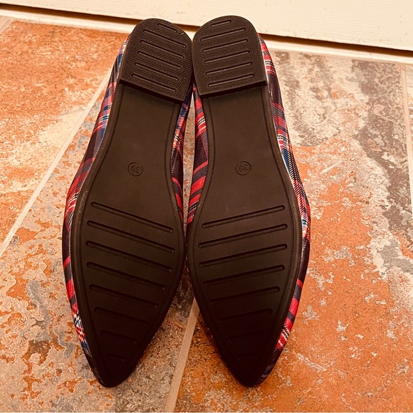 🐦‍🔥NWOB! Wonderful Black & Red Plaid Satin D’Orsay Style Festive Flats! - Picture 9 of 10